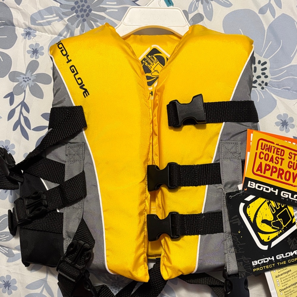 Body Glove Yellow and Black Life Vest